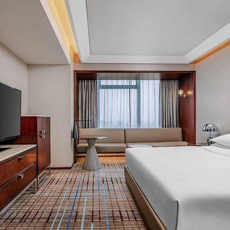Renaissance Shanghai Zhongshan Park Hotel מראה חיצוני תמונה