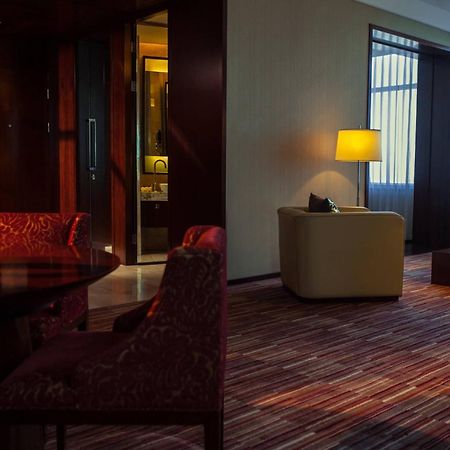 Renaissance Shanghai Zhongshan Park Hotel מראה חיצוני תמונה